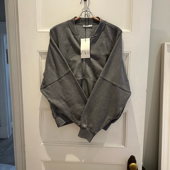 Zara 
ZIPPERED BOMBER SWEATSHIRT - Picture 4 of 5